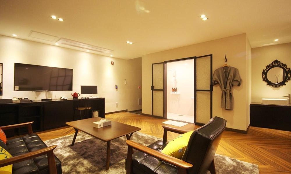 Iksan 4 Seasons Hotel Екстериор снимка