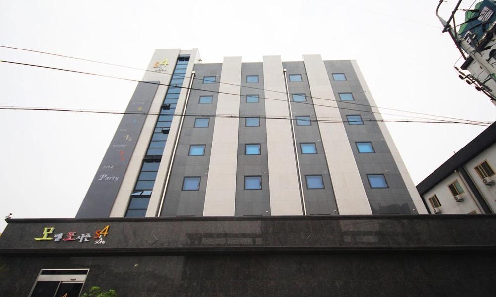 Iksan 4 Seasons Hotel Екстериор снимка